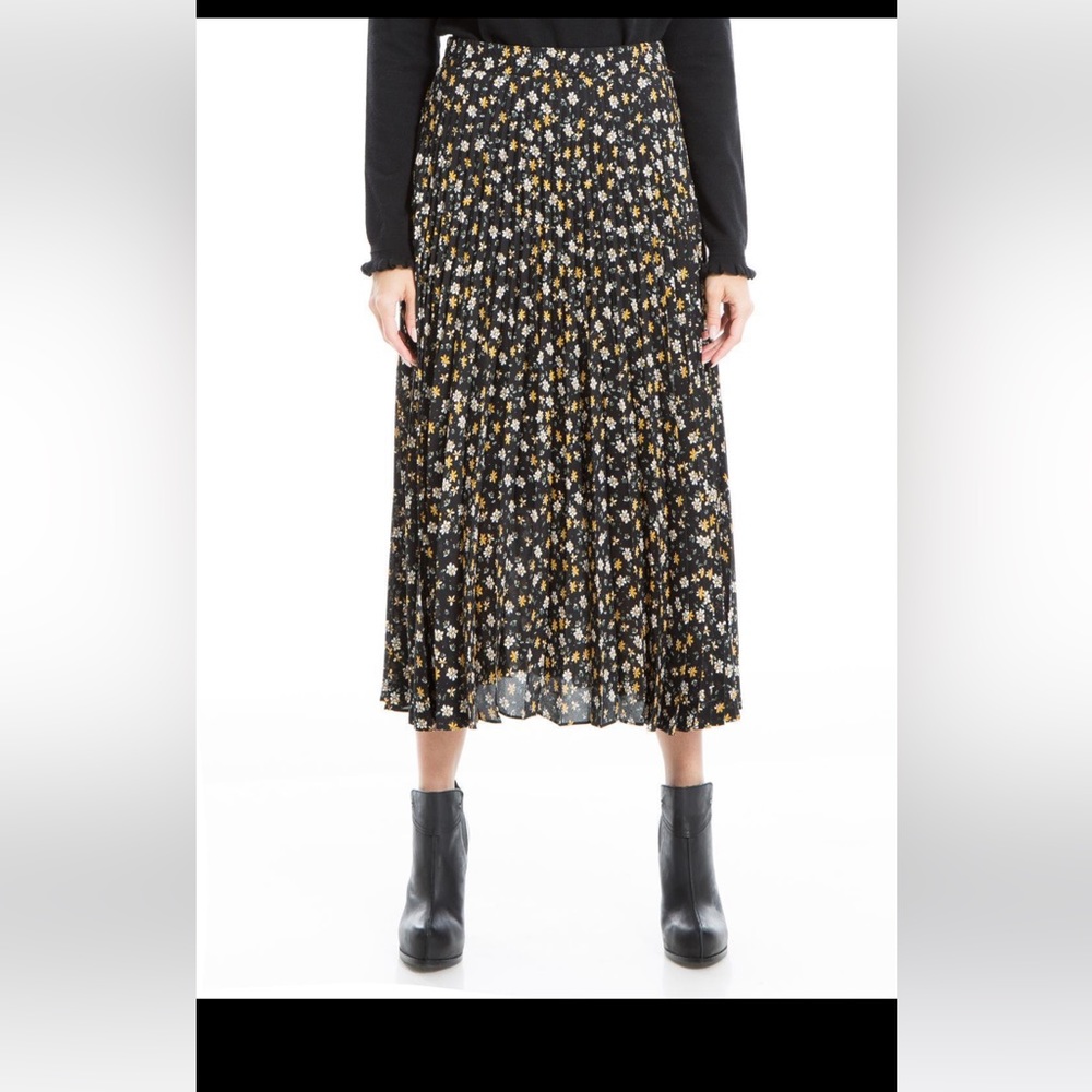 MAX STUDIO
Women's Pleated Skirt In Black/Gold